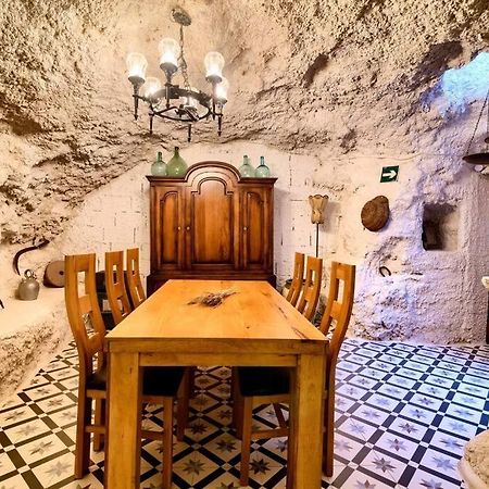 Cueva Con Jacuzzi A 20 Minutos De Valencia Villa Benaguacil Bagian luar foto