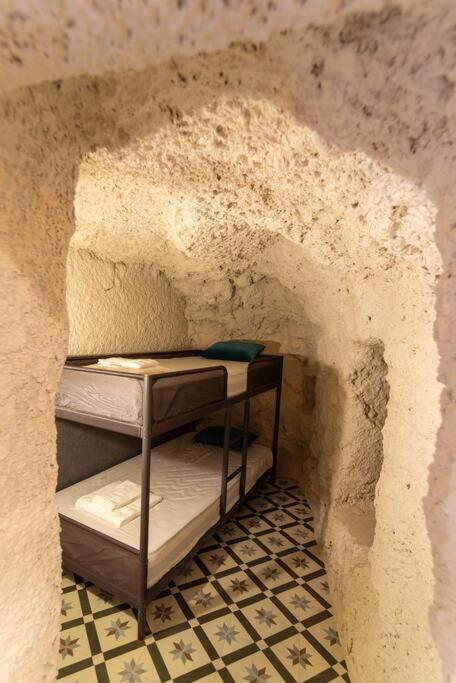 Cueva Con Jacuzzi A 20 Minutos De Valencia Villa Benaguacil Bagian luar foto