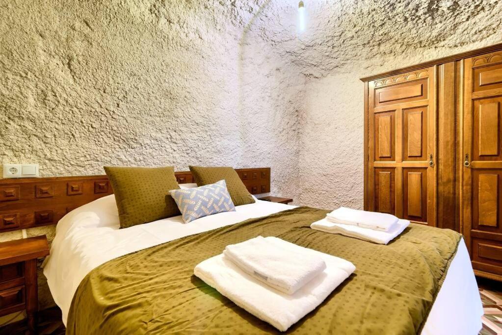 Cueva Con Jacuzzi A 20 Minutos De Valencia Villa Benaguacil Bagian luar foto