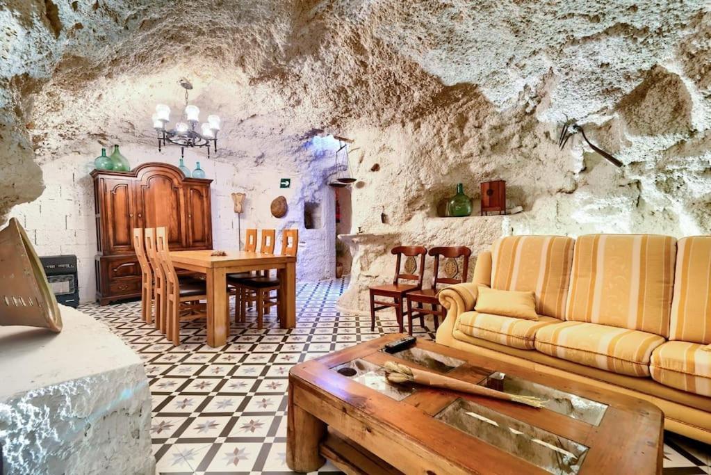 Cueva Con Jacuzzi A 20 Minutos De Valencia Villa Benaguacil Bagian luar foto