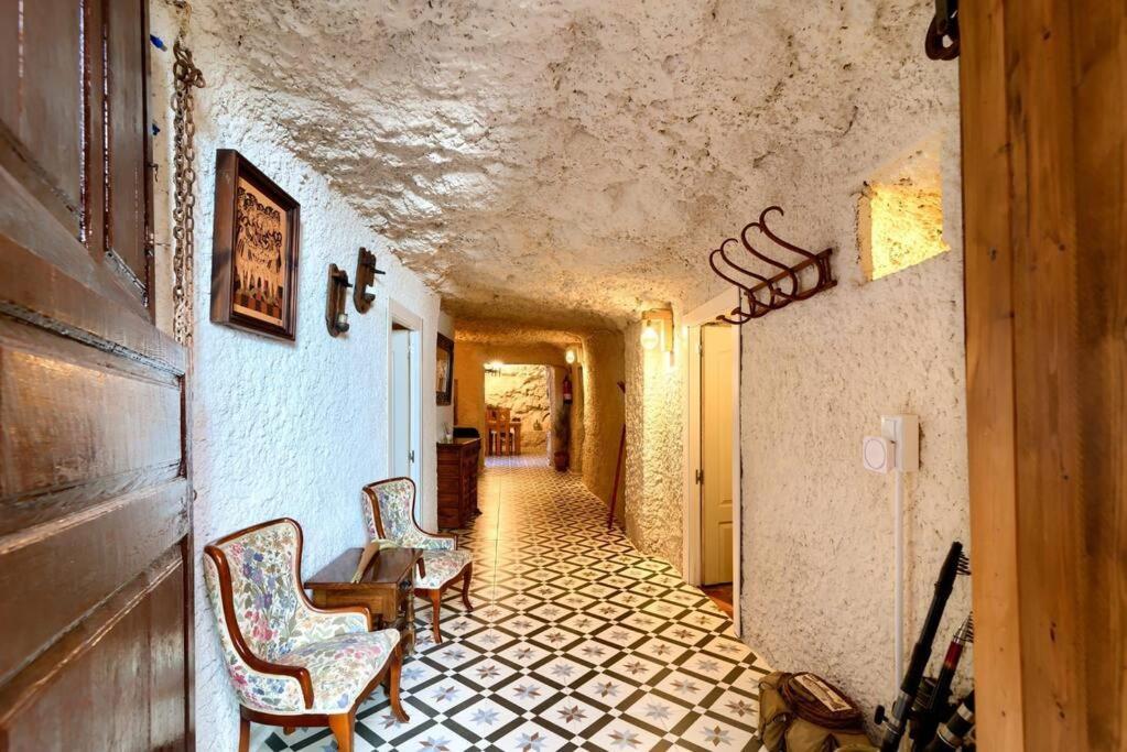 Cueva Con Jacuzzi A 20 Minutos De Valencia Villa Benaguacil Bagian luar foto