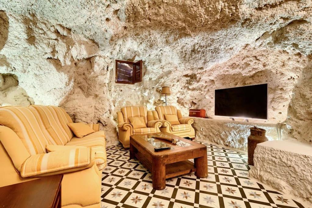 Cueva Con Jacuzzi A 20 Minutos De Valencia Villa Benaguacil Bagian luar foto